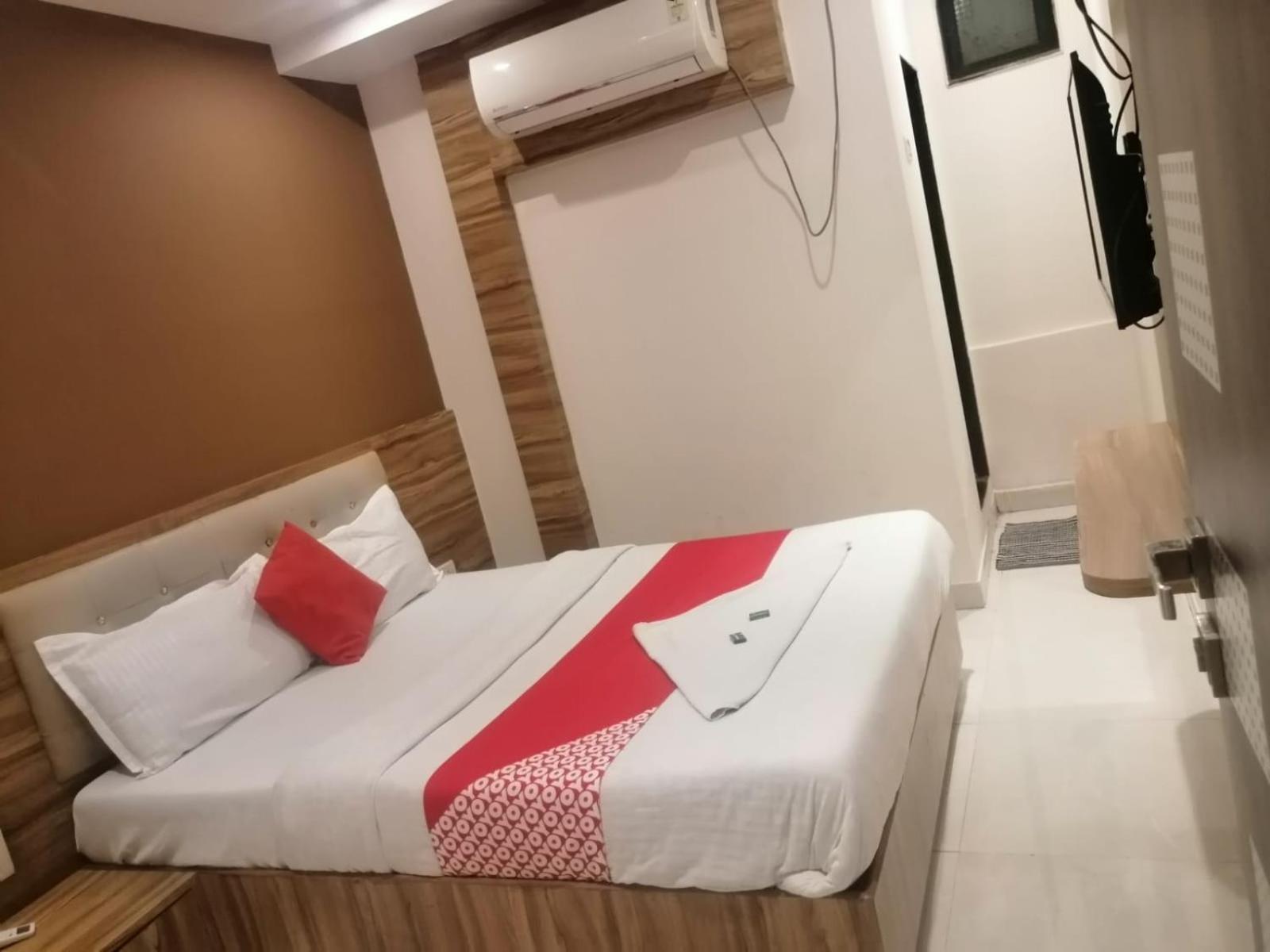 Ruby Hotel Mumbai Ngoại thất bức ảnh
